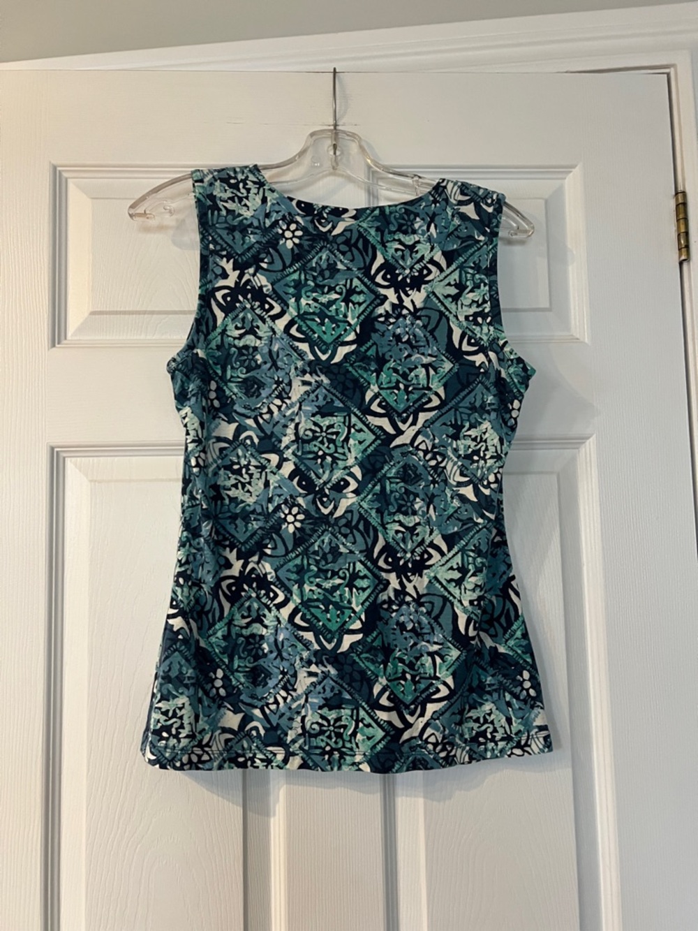 4/$20 Liz & co Teal and White Sleeveless Cowl Neck Tank - Picture 3 of 3